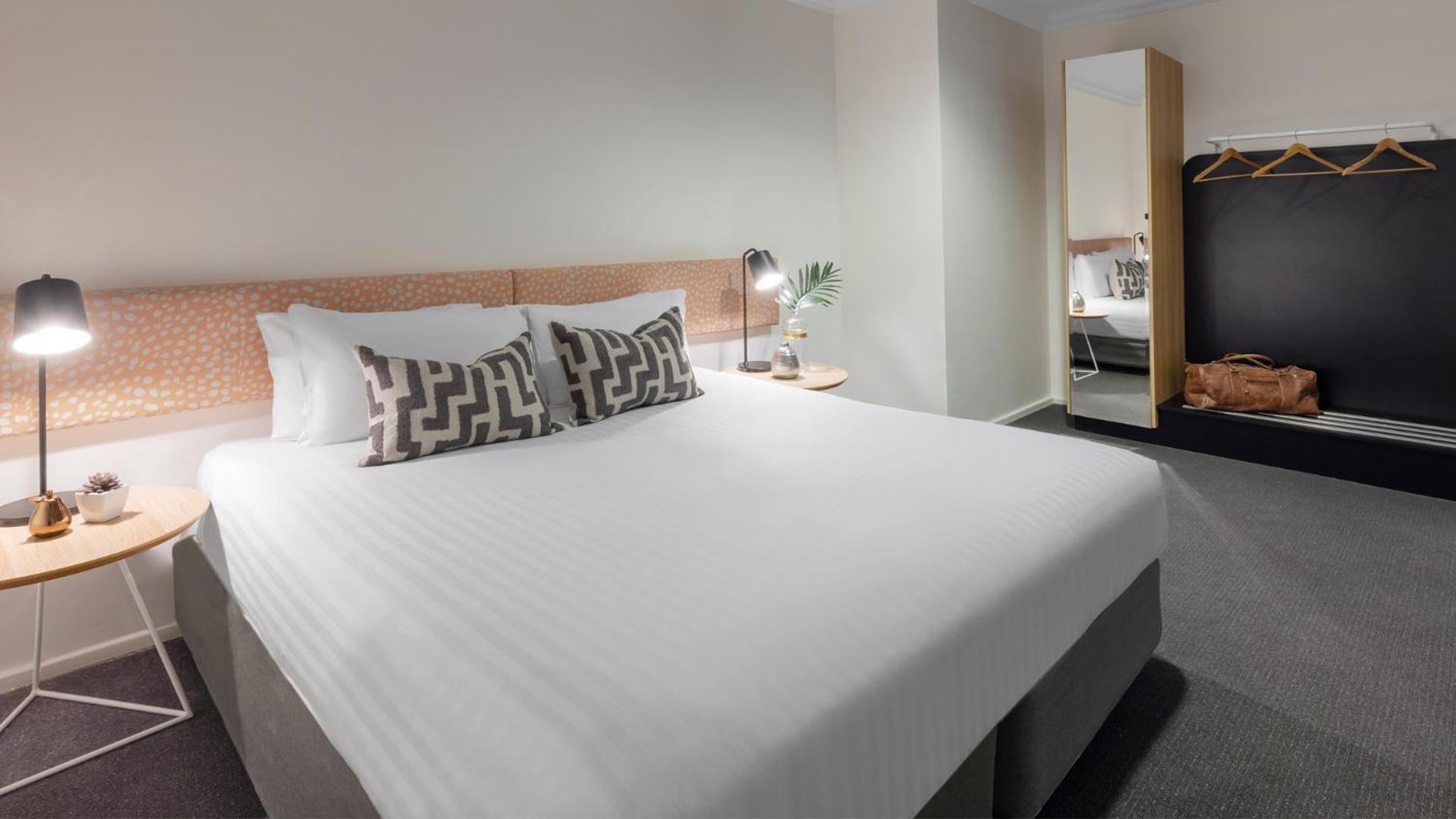 Oaks Perth Hotel Esterno foto